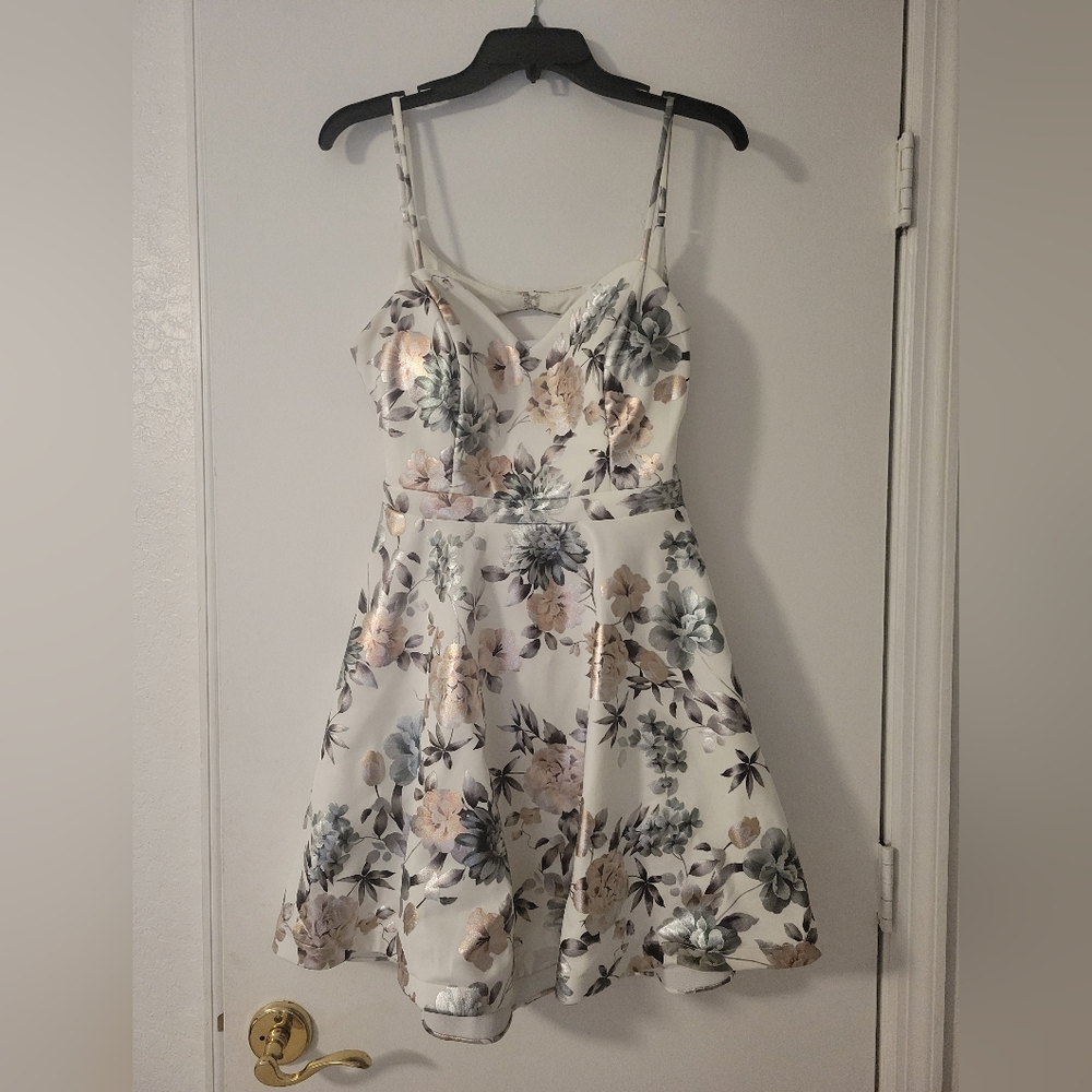 Short open back social dress size 11 juniors